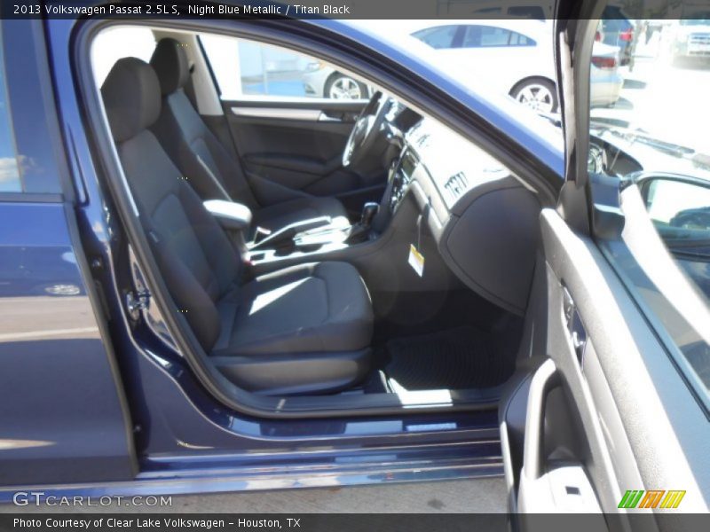 Night Blue Metallic / Titan Black 2013 Volkswagen Passat 2.5L S