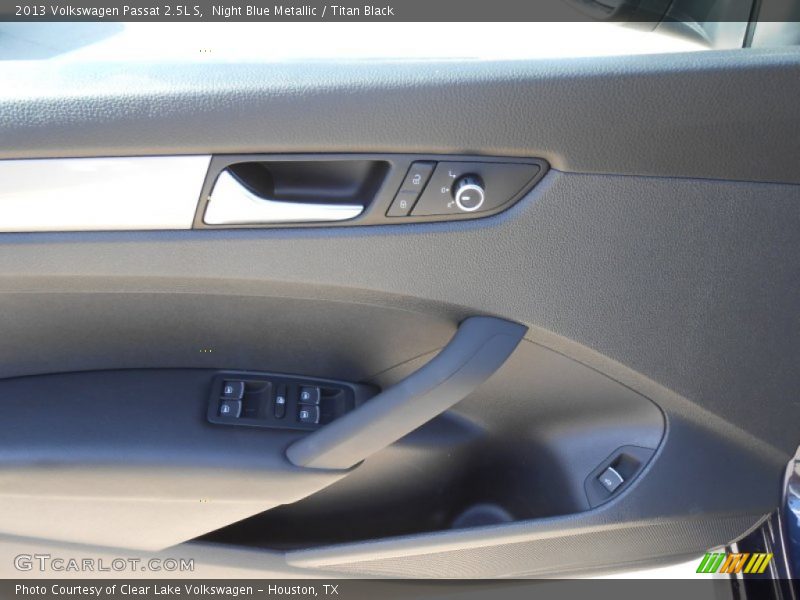 Night Blue Metallic / Titan Black 2013 Volkswagen Passat 2.5L S