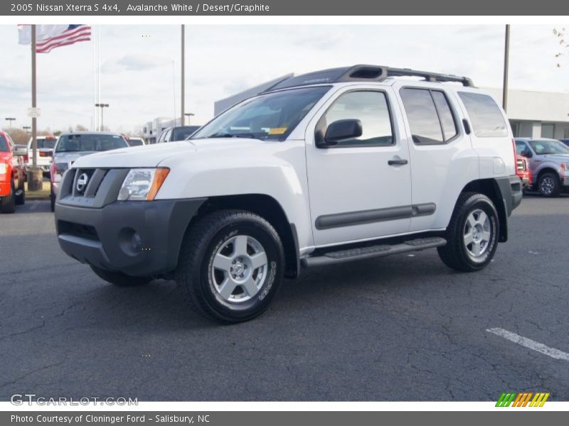 Avalanche White / Desert/Graphite 2005 Nissan Xterra S 4x4