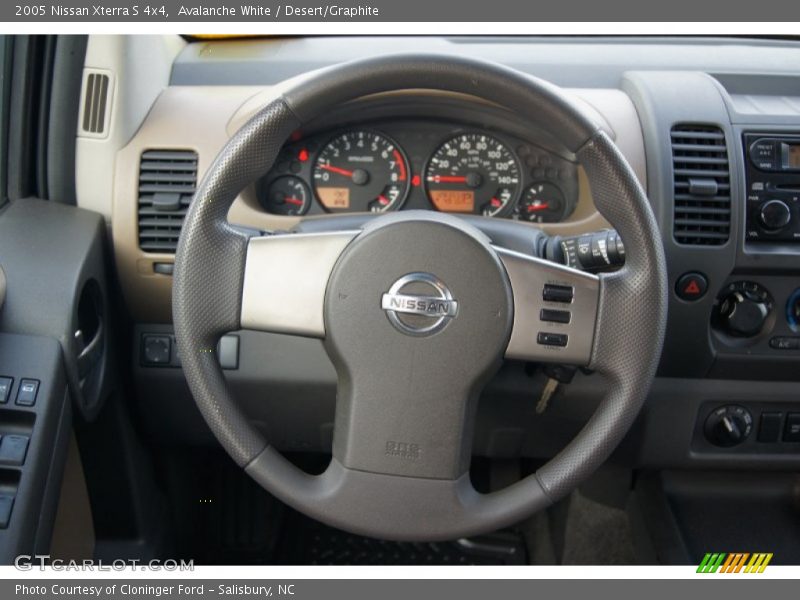  2005 Xterra S 4x4 Steering Wheel