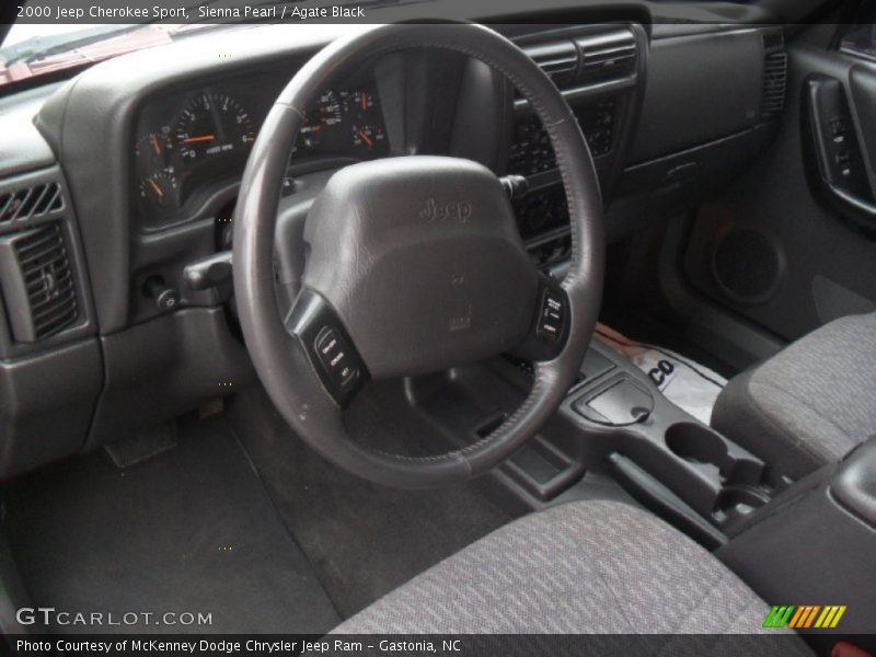  2000 Cherokee Sport Agate Black Interior