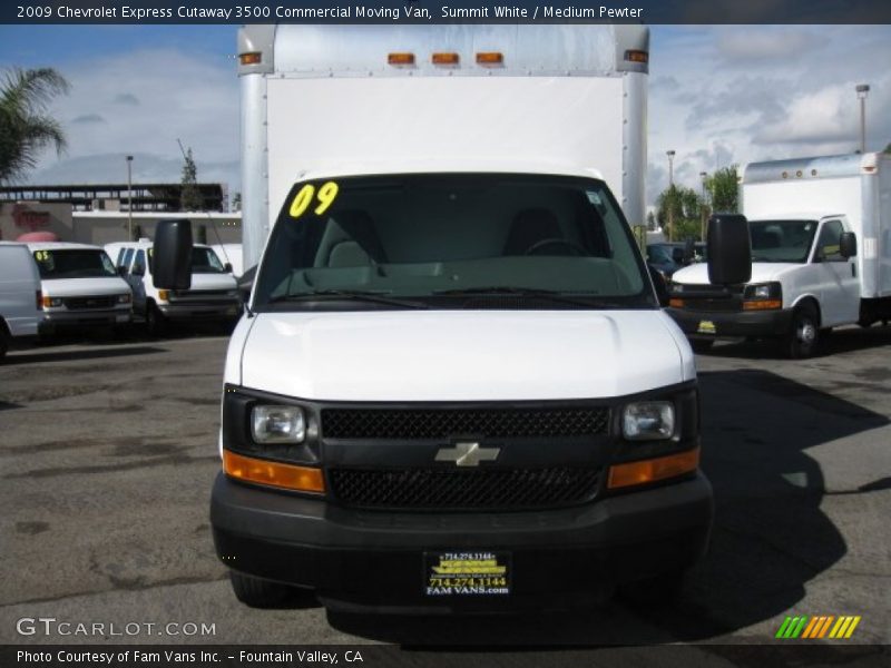 Summit White / Medium Pewter 2009 Chevrolet Express Cutaway 3500 Commercial Moving Van