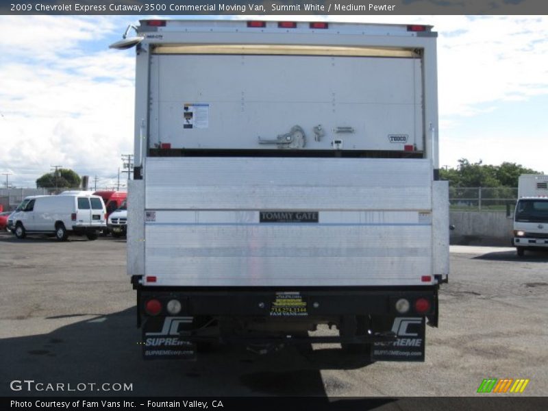 Summit White / Medium Pewter 2009 Chevrolet Express Cutaway 3500 Commercial Moving Van