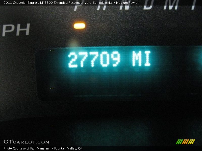 Summit White / Medium Pewter 2011 Chevrolet Express LT 3500 Extended Passenger Van