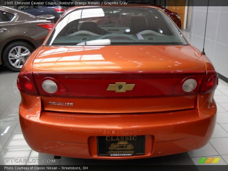 Sunburst Orange Metallic / Graphite Gray 2005 Chevrolet Cavalier Coupe