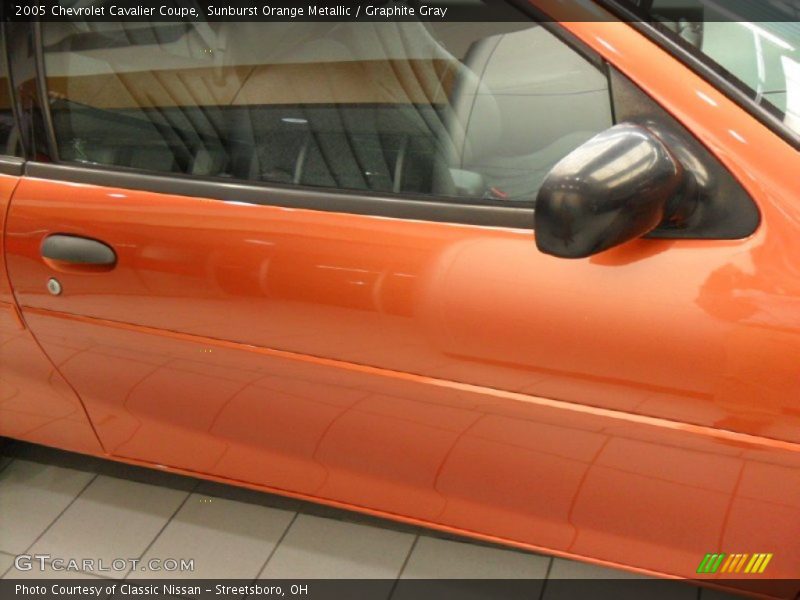 Sunburst Orange Metallic / Graphite Gray 2005 Chevrolet Cavalier Coupe