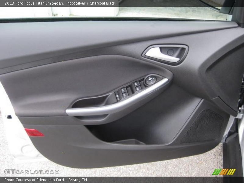 Door Panel of 2013 Focus Titanium Sedan
