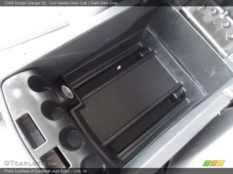 Cool Vanilla Clear Coat / Dark Slate Gray 2008 Dodge Charger SE