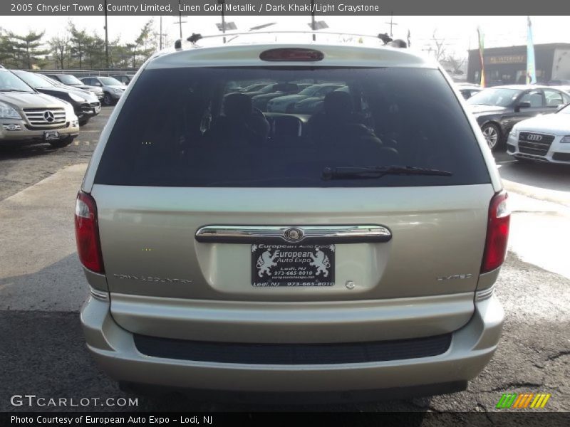 Linen Gold Metallic / Dark Khaki/Light Graystone 2005 Chrysler Town & Country Limited