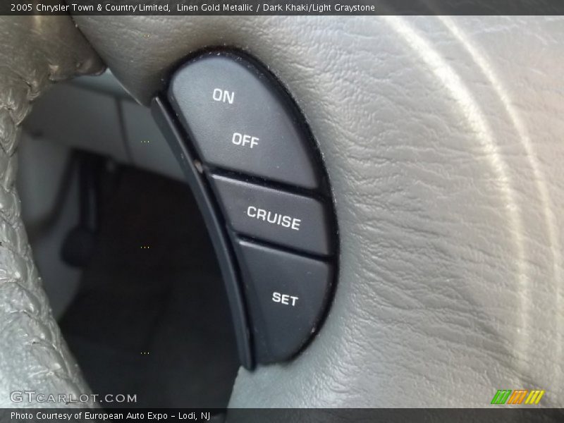 Linen Gold Metallic / Dark Khaki/Light Graystone 2005 Chrysler Town & Country Limited