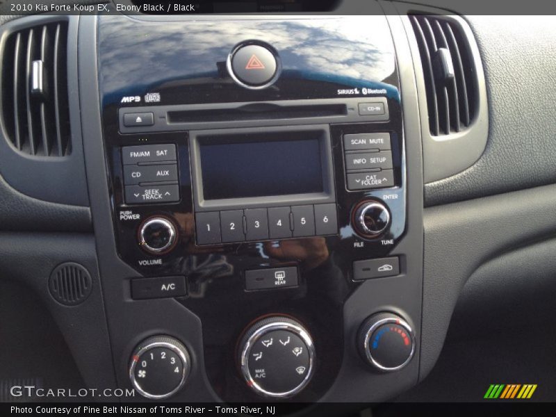 Controls of 2010 Forte Koup EX