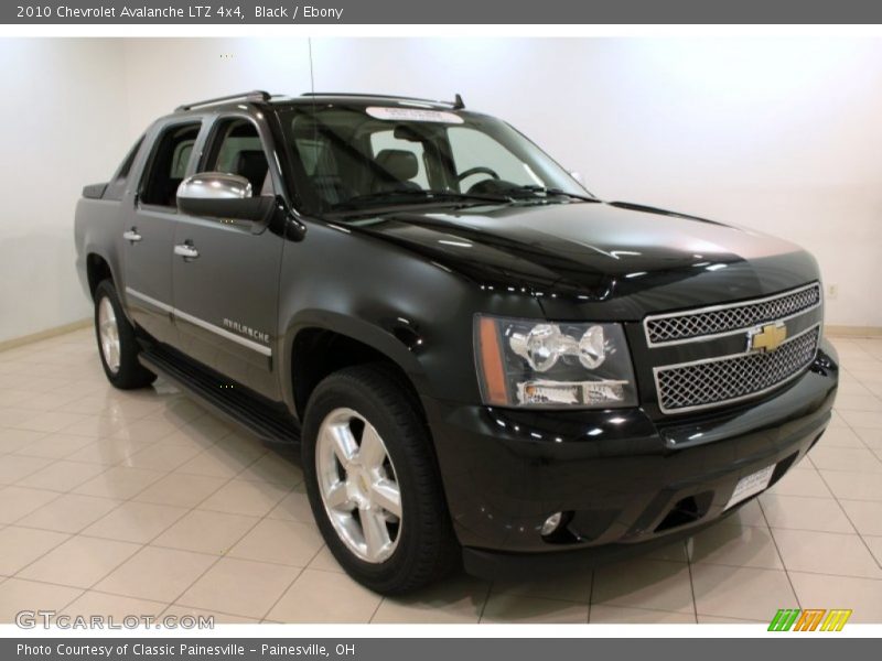 Front 3/4 View of 2010 Avalanche LTZ 4x4