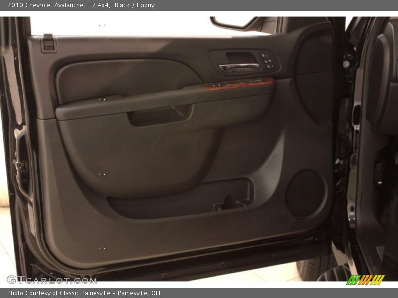 Black / Ebony 2010 Chevrolet Avalanche LTZ 4x4