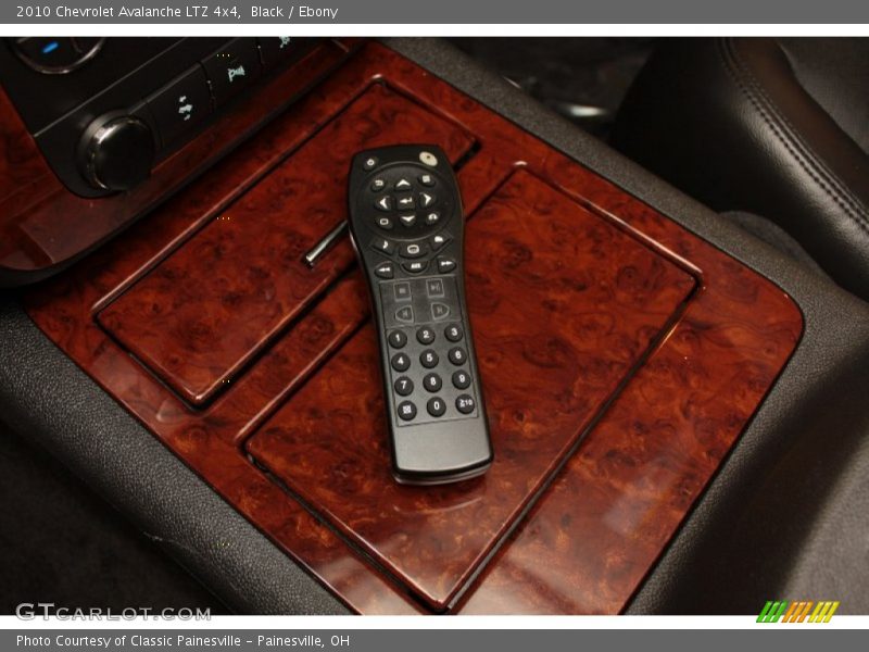 Black / Ebony 2010 Chevrolet Avalanche LTZ 4x4