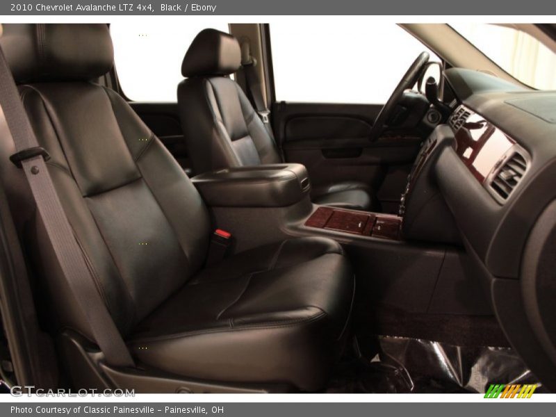 Black / Ebony 2010 Chevrolet Avalanche LTZ 4x4