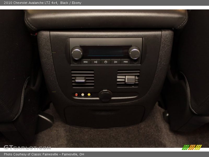Black / Ebony 2010 Chevrolet Avalanche LTZ 4x4
