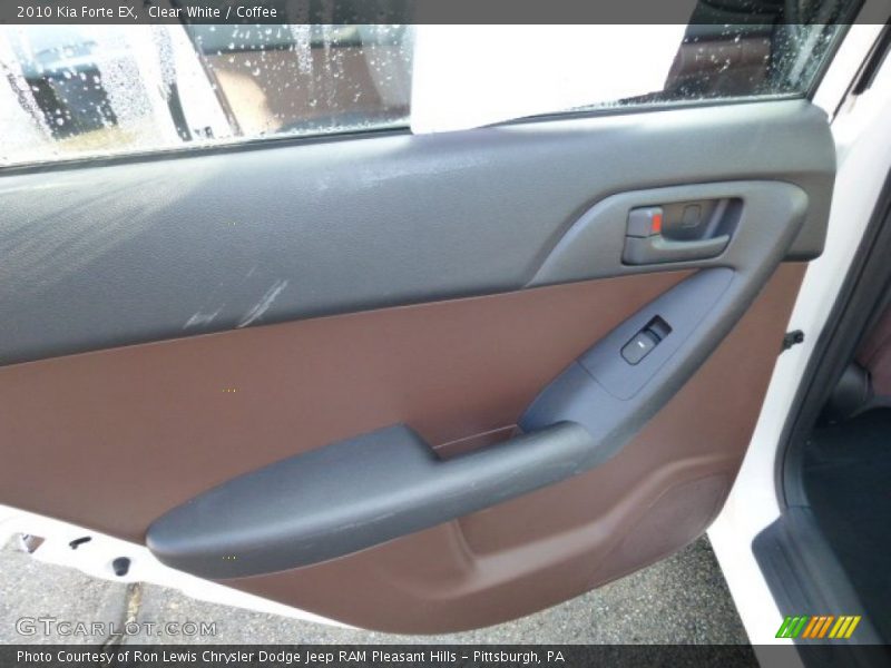 Clear White / Coffee 2010 Kia Forte EX
