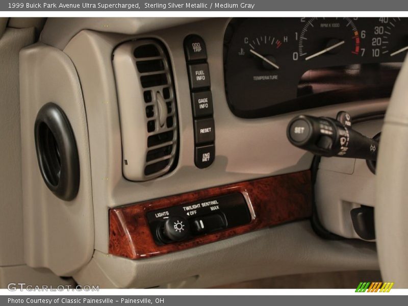 Controls of 1999 Park Avenue Ultra Supercharged