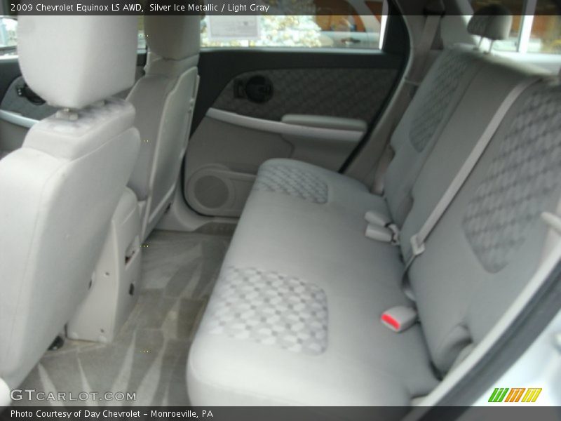 Silver Ice Metallic / Light Gray 2009 Chevrolet Equinox LS AWD
