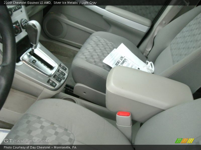 Silver Ice Metallic / Light Gray 2009 Chevrolet Equinox LS AWD