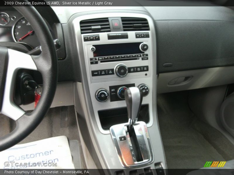 Silver Ice Metallic / Light Gray 2009 Chevrolet Equinox LS AWD
