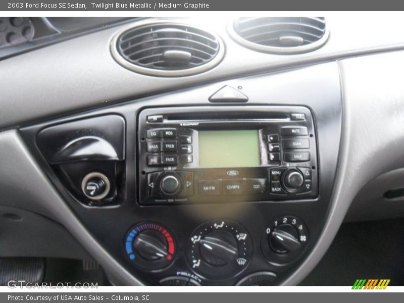 Twilight Blue Metallic / Medium Graphite 2003 Ford Focus SE Sedan
