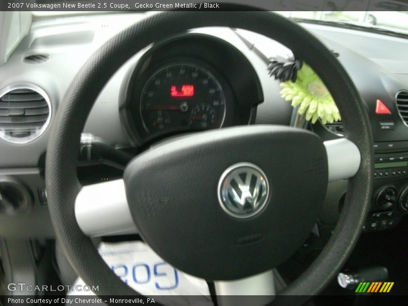 Gecko Green Metallic / Black 2007 Volkswagen New Beetle 2.5 Coupe