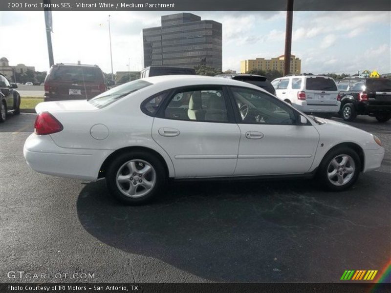 Vibrant White / Medium Parchment 2001 Ford Taurus SES