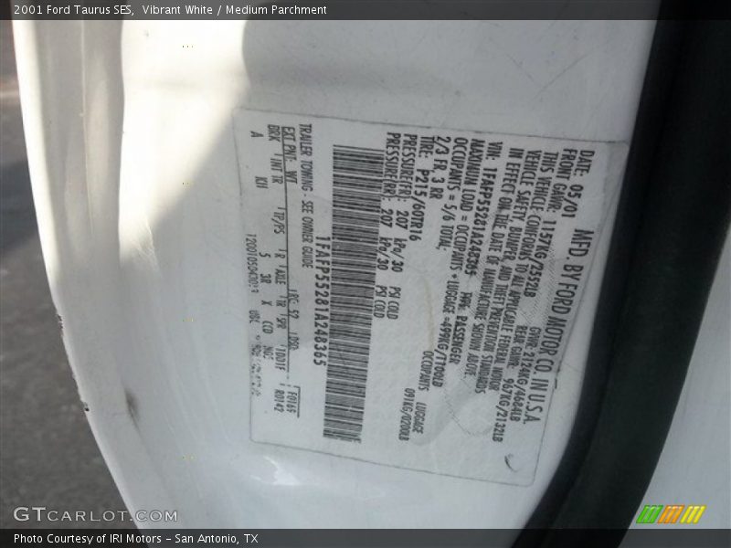 Vibrant White / Medium Parchment 2001 Ford Taurus SES