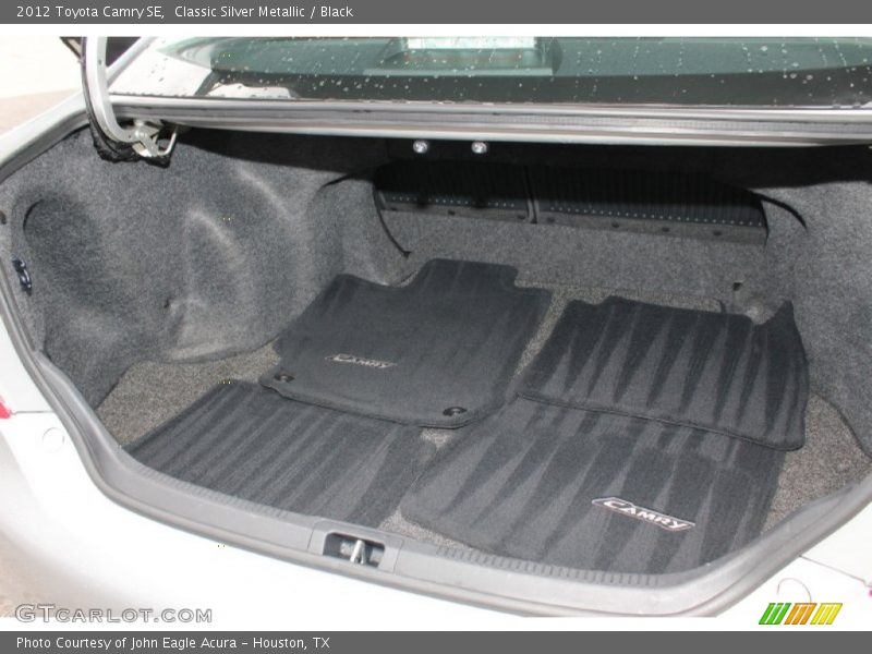 Classic Silver Metallic / Black 2012 Toyota Camry SE