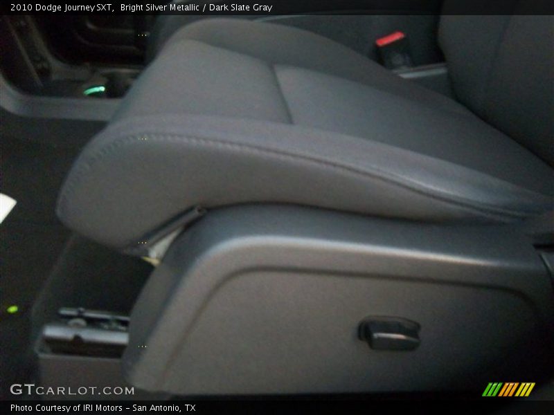 Bright Silver Metallic / Dark Slate Gray 2010 Dodge Journey SXT