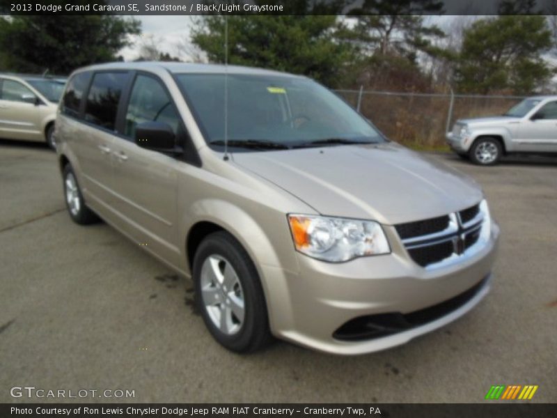 Sandstone / Black/Light Graystone 2013 Dodge Grand Caravan SE
