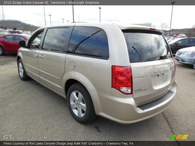 Sandstone / Black/Light Graystone 2013 Dodge Grand Caravan SE