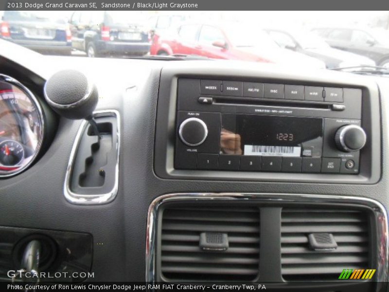 Sandstone / Black/Light Graystone 2013 Dodge Grand Caravan SE