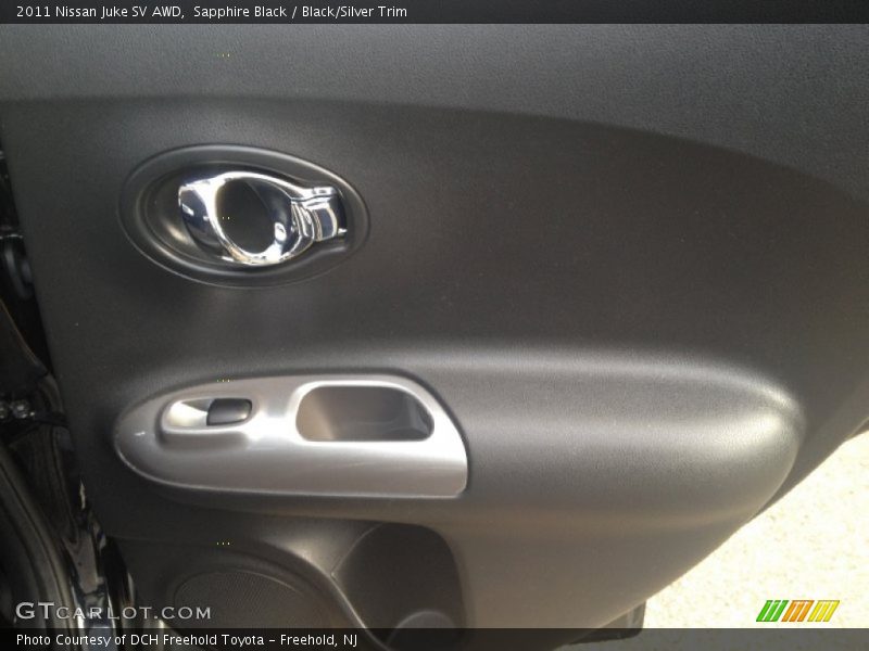 Sapphire Black / Black/Silver Trim 2011 Nissan Juke SV AWD