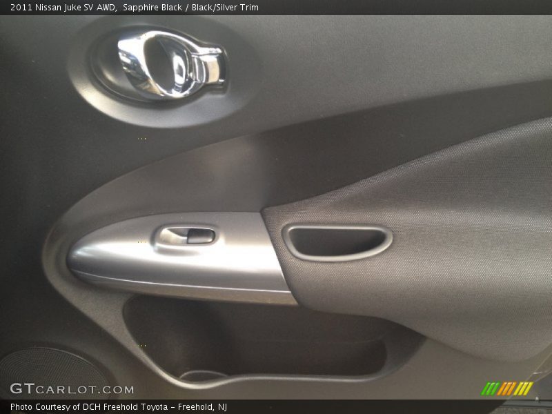 Sapphire Black / Black/Silver Trim 2011 Nissan Juke SV AWD