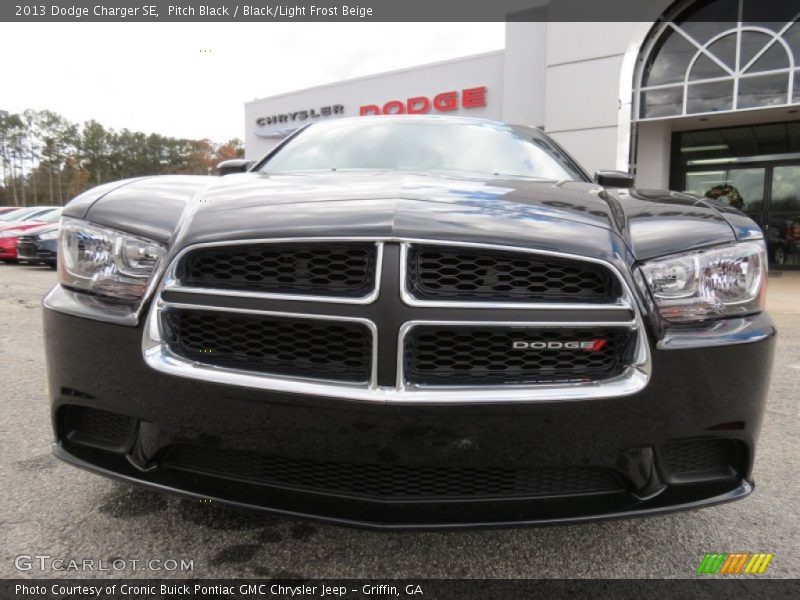 Pitch Black / Black/Light Frost Beige 2013 Dodge Charger SE