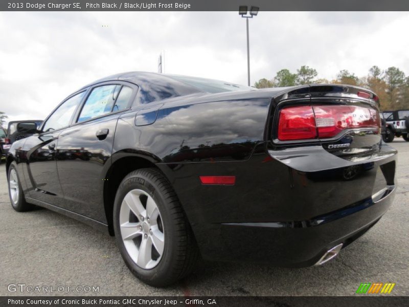 Pitch Black / Black/Light Frost Beige 2013 Dodge Charger SE