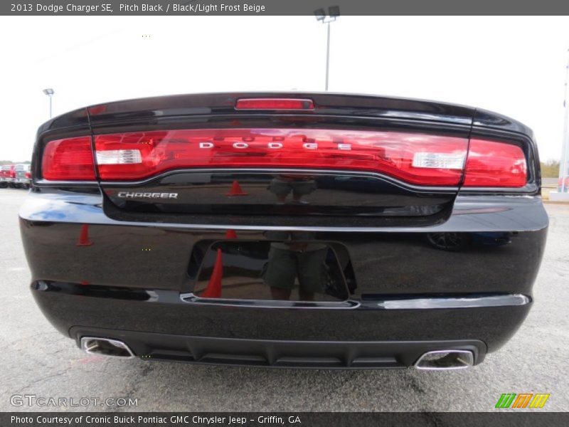 Pitch Black / Black/Light Frost Beige 2013 Dodge Charger SE