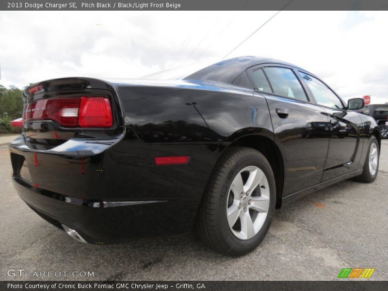 Pitch Black / Black/Light Frost Beige 2013 Dodge Charger SE
