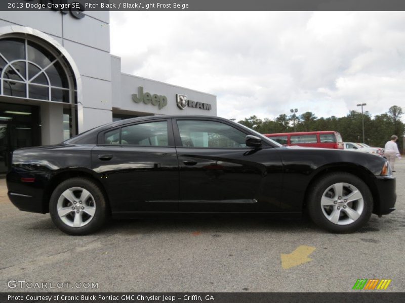 Pitch Black / Black/Light Frost Beige 2013 Dodge Charger SE