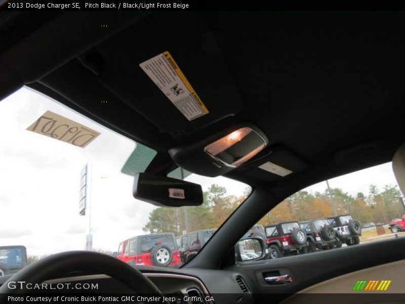 Pitch Black / Black/Light Frost Beige 2013 Dodge Charger SE