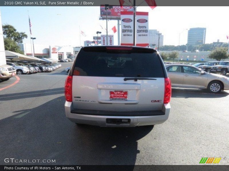 Pure Silver Metallic / Ebony 2010 GMC Yukon XL SLE
