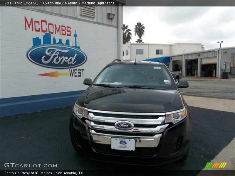 Tuxedo Black Metallic / Medium Light Stone 2013 Ford Edge SE