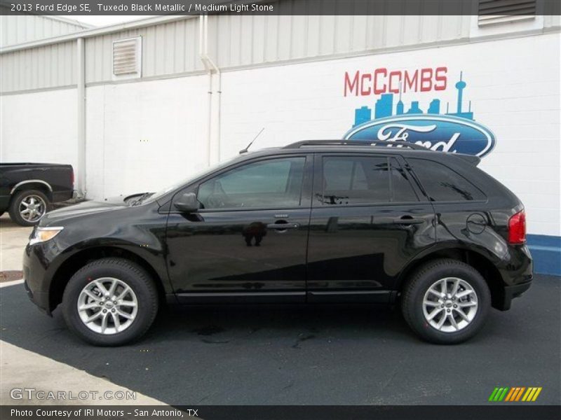 Tuxedo Black Metallic / Medium Light Stone 2013 Ford Edge SE