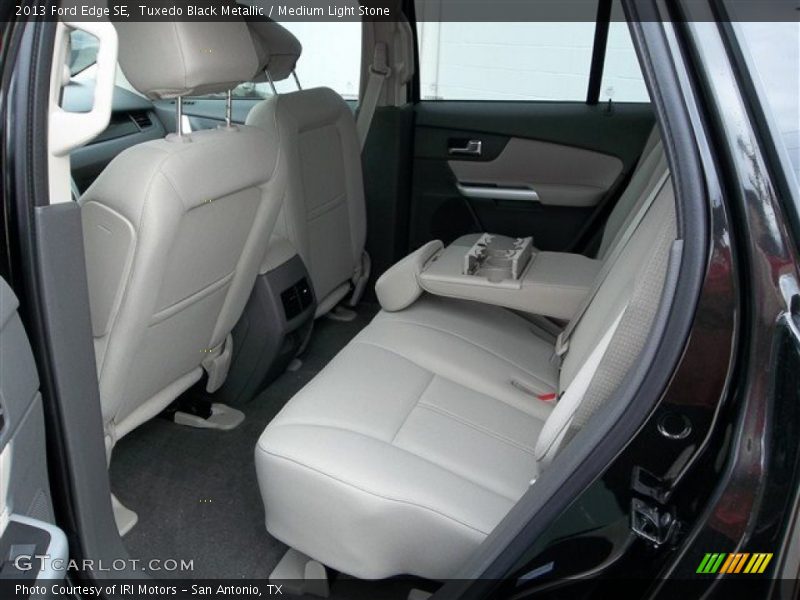 Tuxedo Black Metallic / Medium Light Stone 2013 Ford Edge SE