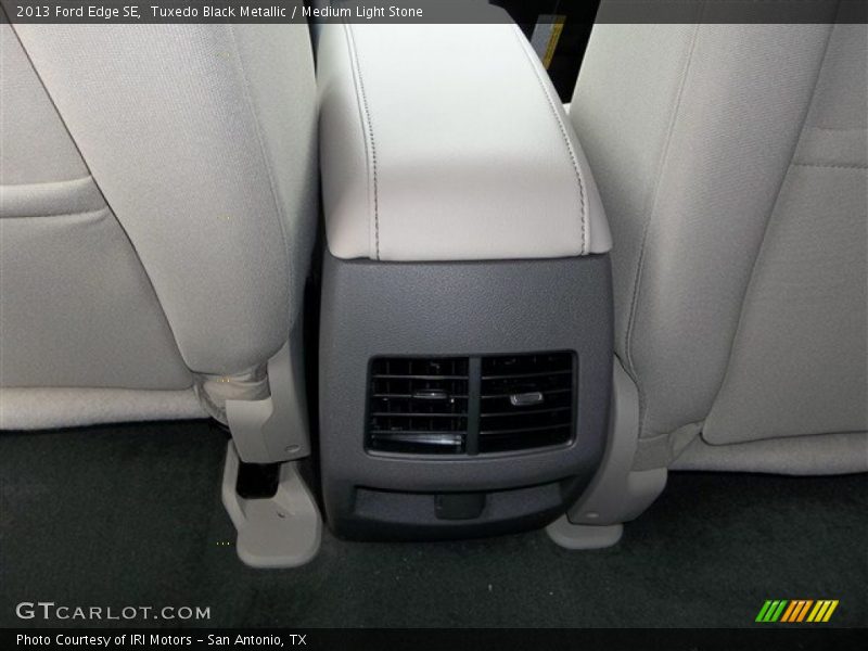 Tuxedo Black Metallic / Medium Light Stone 2013 Ford Edge SE