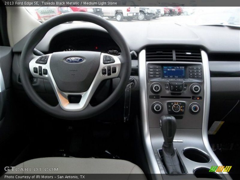 Tuxedo Black Metallic / Medium Light Stone 2013 Ford Edge SE