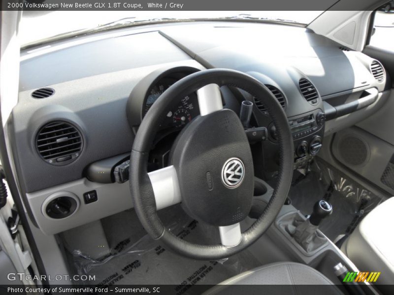 White / Grey 2000 Volkswagen New Beetle GLX 1.8T Coupe