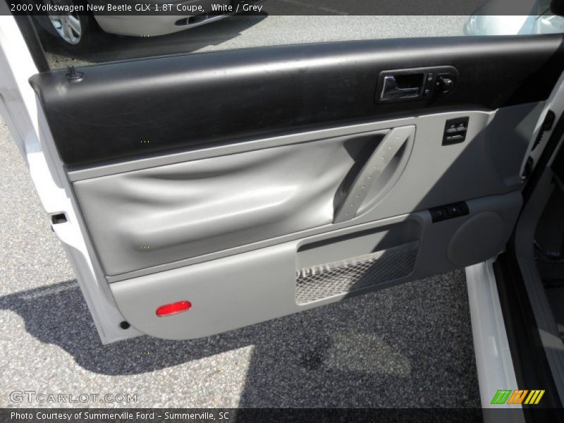 White / Grey 2000 Volkswagen New Beetle GLX 1.8T Coupe